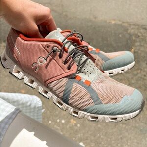 Women’s On Running Cloud Sneakers